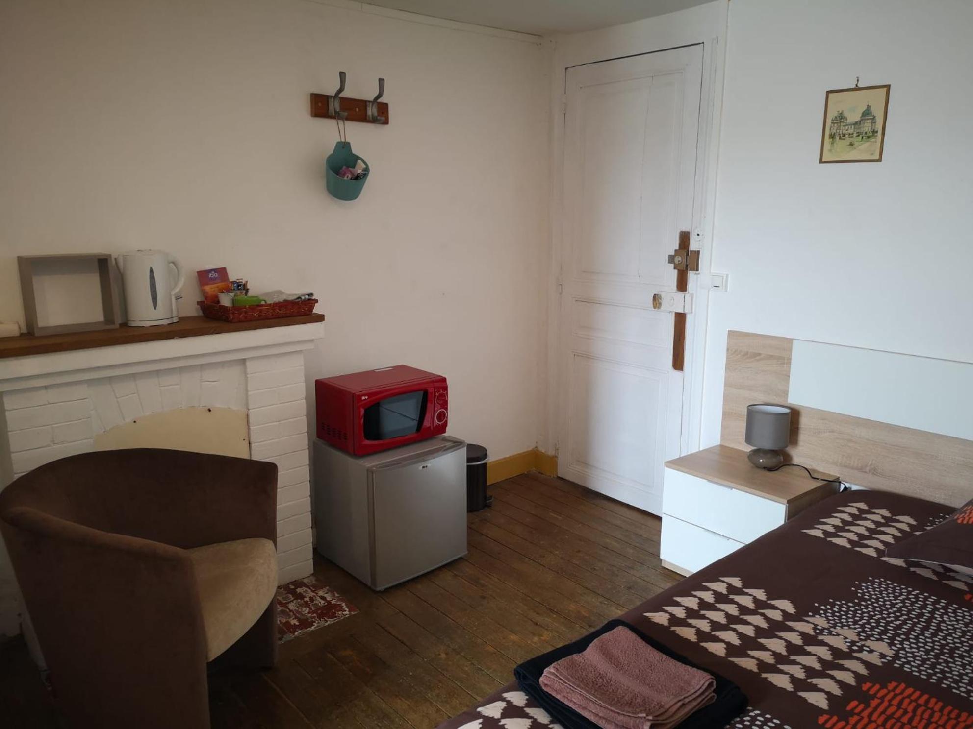 Chambres Avec Salle De Bains Et Cuisine En Centre Ville Argenton Sur Creuse Exteriör bild